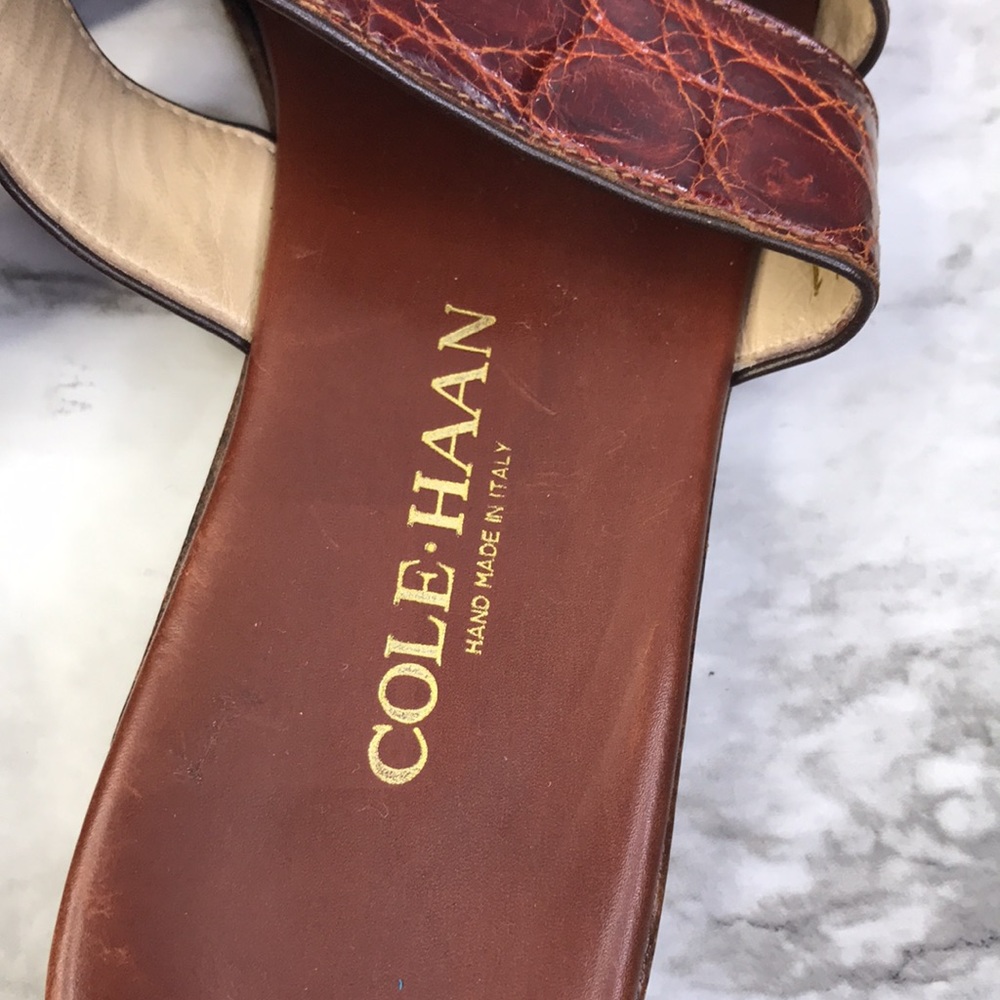 COLE HAAN BROWN LEATHER MOC CROC STRAPPY FLAT Sandals Slides WOMEN SZ 6.5B ITALY - Picture 11 of 16